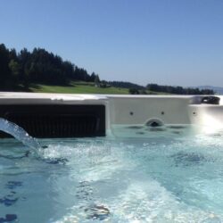 Outdoor Whirlpool Infinity Gozo Speciale Schweiz