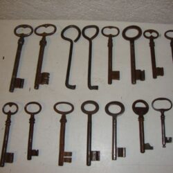 Lot alte Schlüssel 16 Stück 8.5-13.5cm  1