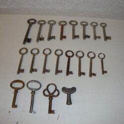 Lot ältere Schlüssel 20 Stück 7-10cm 2