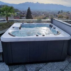 outdoor-whirlpool-infinity-gozo-mini