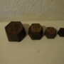 4 Alte Gewichtssteine 1