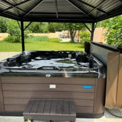 Outdoor-Whirlpool-Infinity-Malpelo
