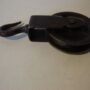 Alte Umlenkrolle Durchmesser 8cm mit Haken 2