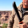 Vielseitige Bear Grylls Machete mit Sägefunktion – ideal für Outdoor, Camping und Survival. Robuste Klinge, rutschfester Griff, geprüft vom Profi.